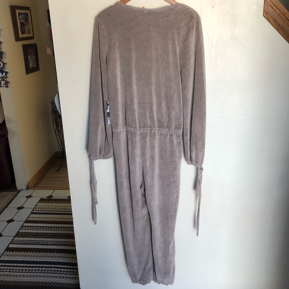 🎉HP🎉 Young Fabulous & Broke jumpsuit NWT - Picture 3 of 8